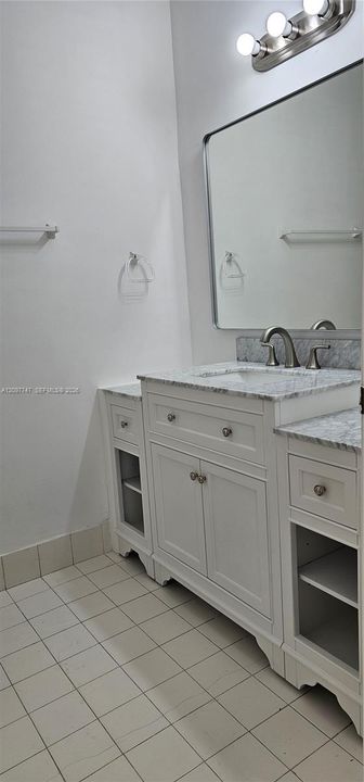 For Rent: $2,600 (2 beds, 2 baths, 1130 Square Feet)