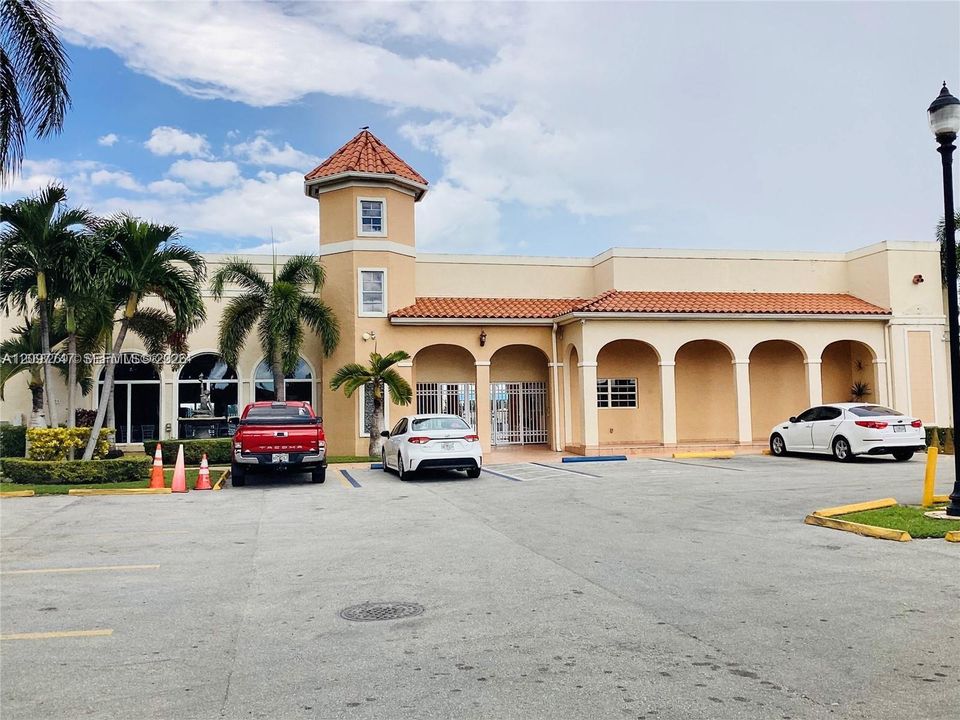 For Rent: $2,600 (2 beds, 2 baths, 1130 Square Feet)