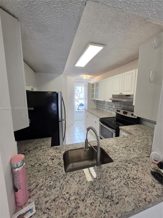 For Rent: $2,600 (2 beds, 2 baths, 1130 Square Feet)