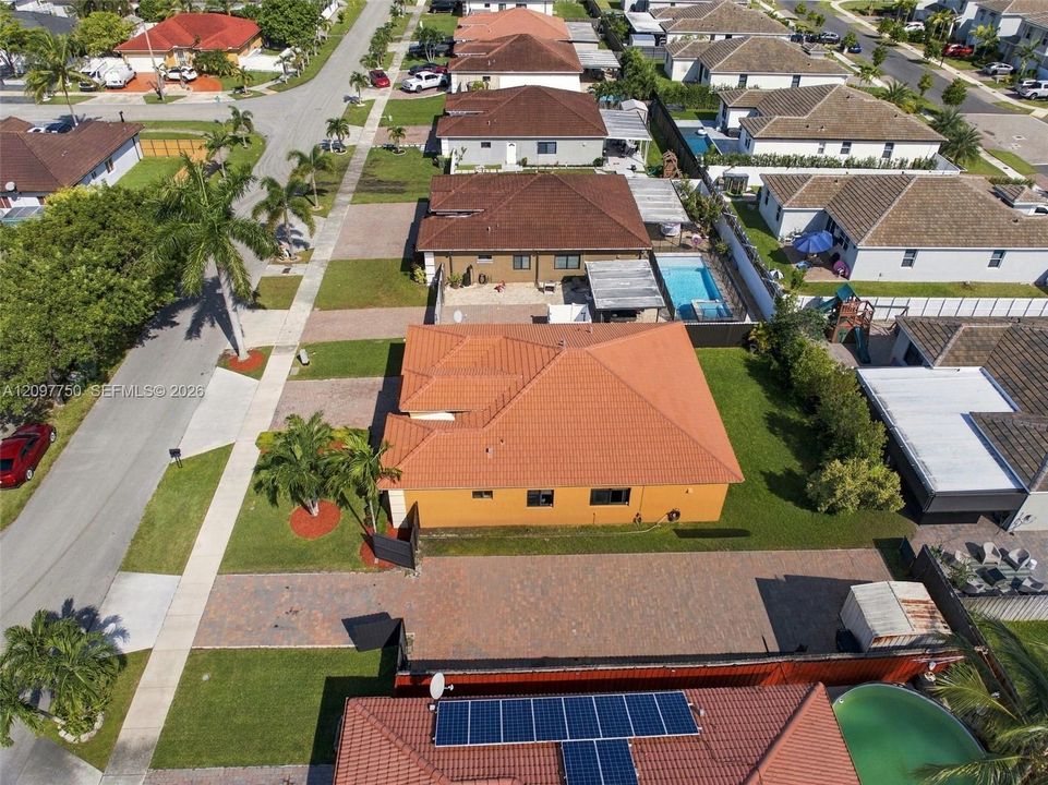 На продажу: $605,000 (4 спален, 2 ванн, 1597 Квадратных фут)