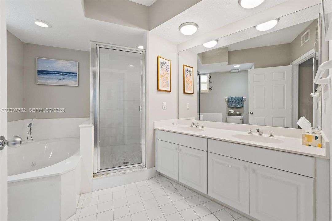 For Sale: $625,000 (2 beds, 2 baths, 1204 Square Feet)