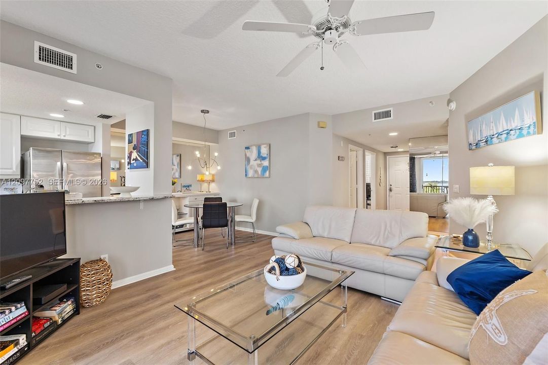 For Sale: $625,000 (2 beds, 2 baths, 1204 Square Feet)