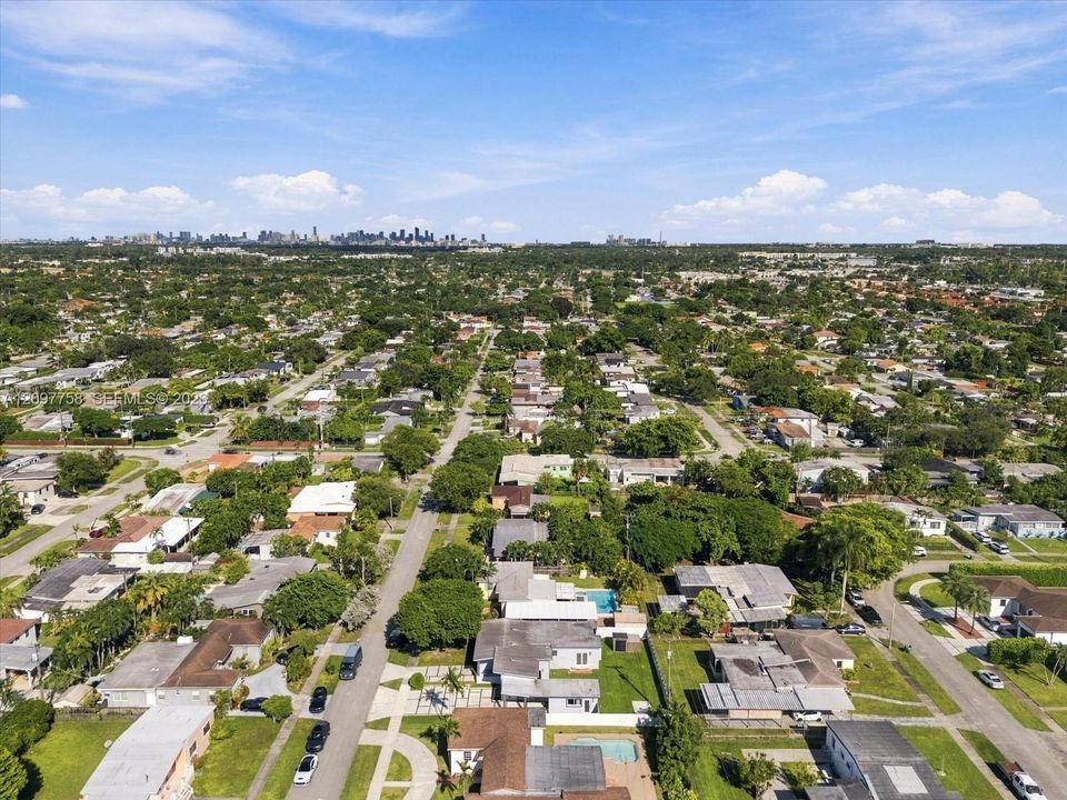 For Sale: $899,900 (4 beds, 3 baths, 1849 Square Feet)