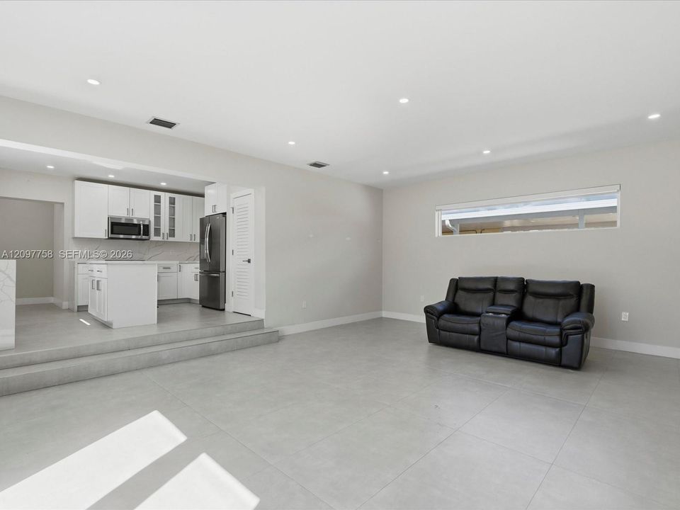 For Sale: $899,900 (4 beds, 3 baths, 1849 Square Feet)