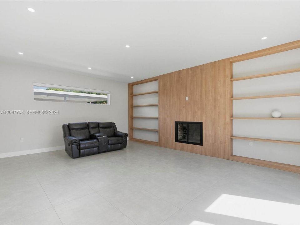 For Sale: $899,900 (4 beds, 3 baths, 1849 Square Feet)