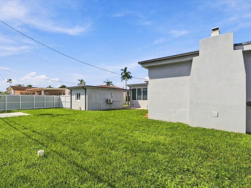 For Sale: $899,900 (4 beds, 3 baths, 1849 Square Feet)
