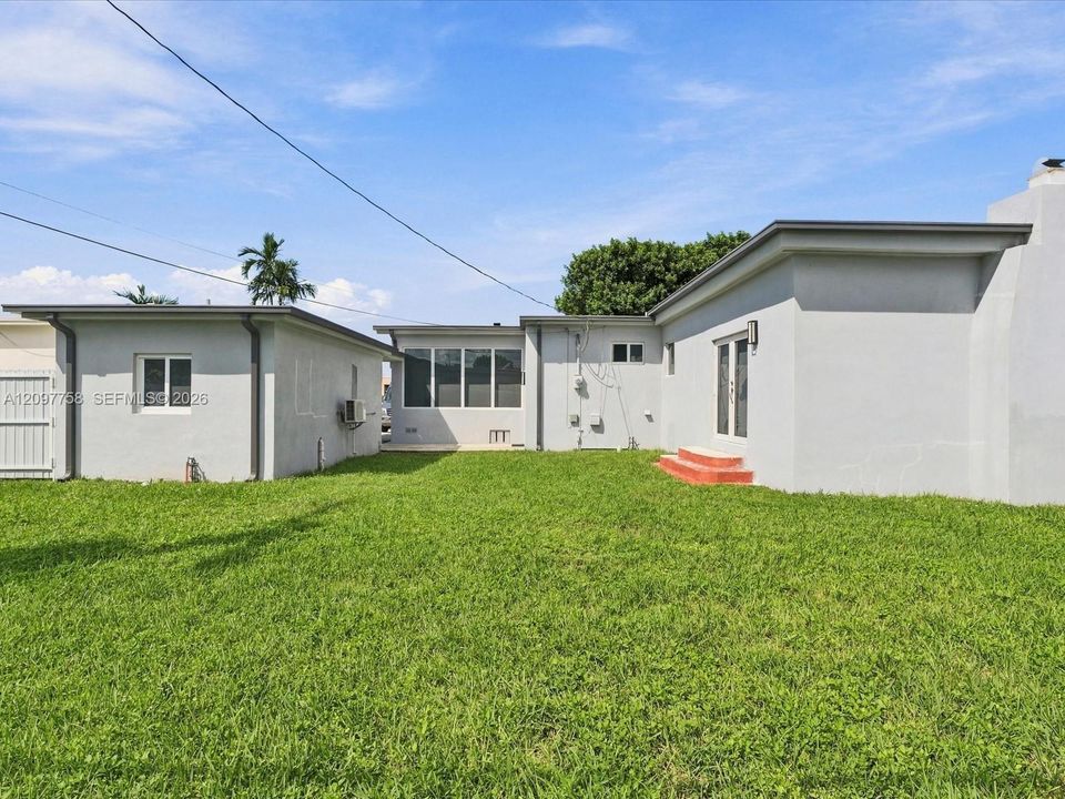 For Sale: $899,900 (4 beds, 3 baths, 1849 Square Feet)