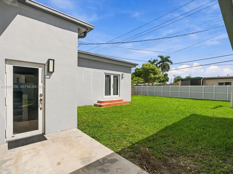 For Sale: $899,900 (4 beds, 3 baths, 1849 Square Feet)