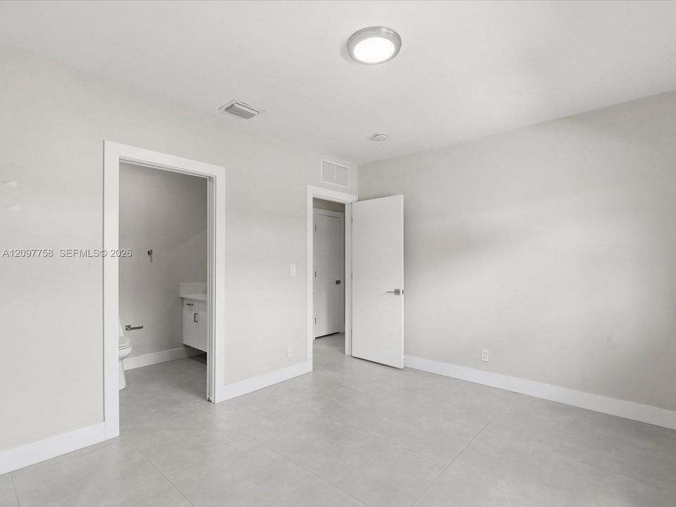 For Sale: $899,900 (4 beds, 3 baths, 1849 Square Feet)