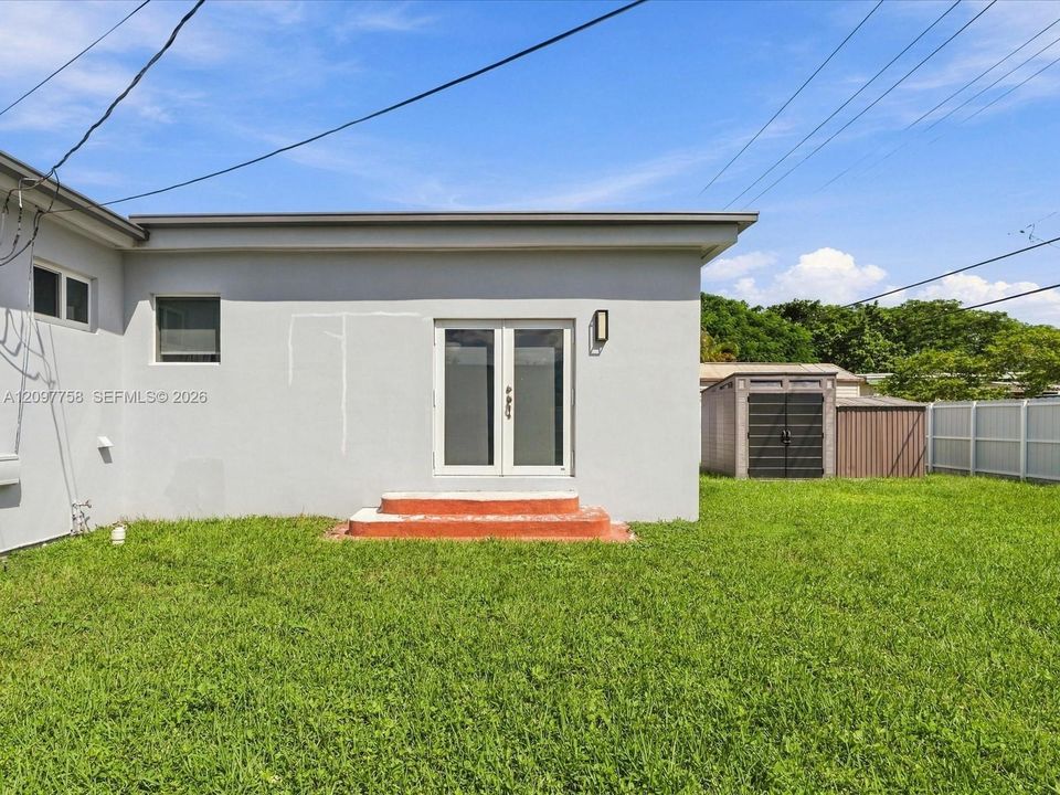 For Sale: $899,900 (4 beds, 3 baths, 1849 Square Feet)
