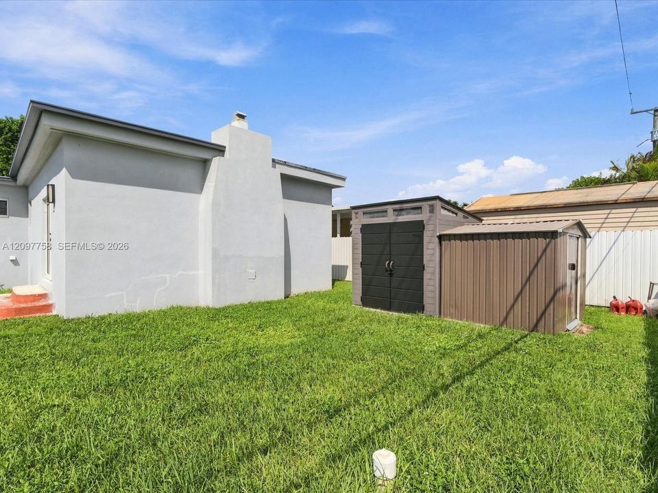 For Sale: $899,900 (4 beds, 3 baths, 1849 Square Feet)