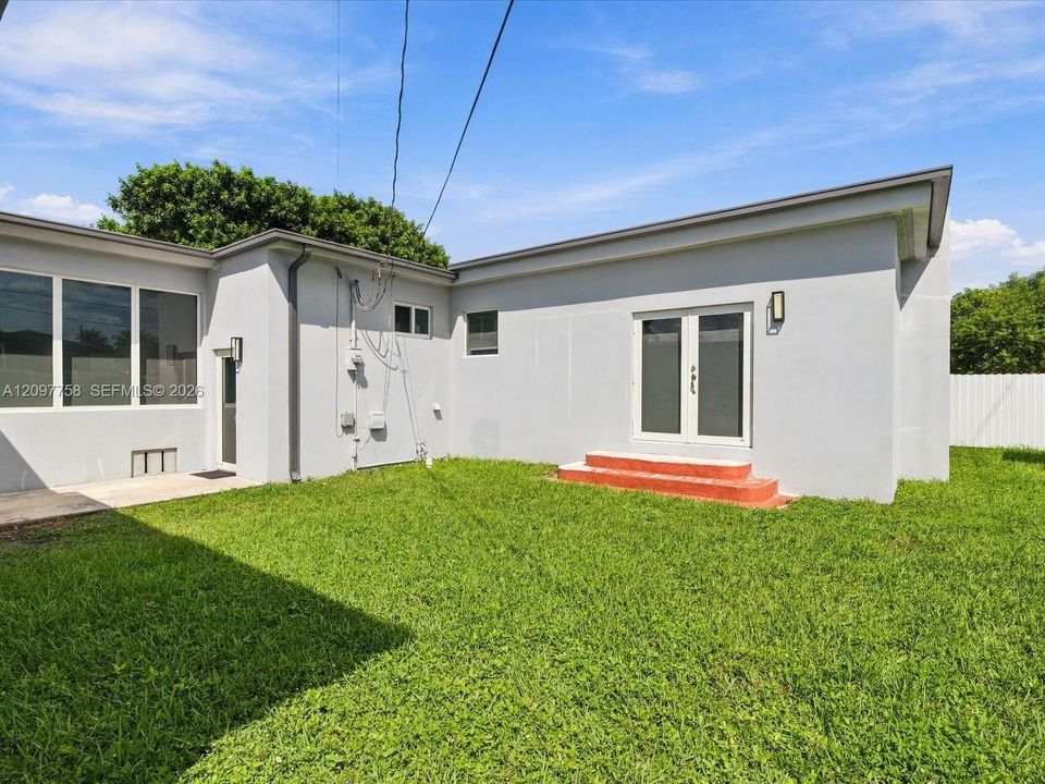 For Sale: $899,900 (4 beds, 3 baths, 1849 Square Feet)