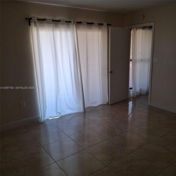 For Rent: $2,300 (2 beds, 2 baths, 1012 Square Feet)
