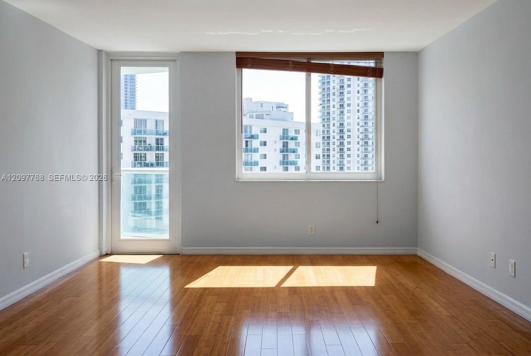 En Renta: $2,400 (1 camas, 1 baños, 1000 Pies cuadrados)