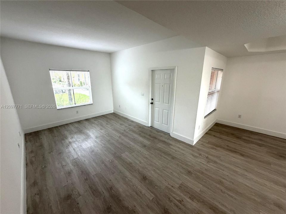 На продажу: $435,000 (3 спален, 2 ванн, 1613 Квадратных фут)
