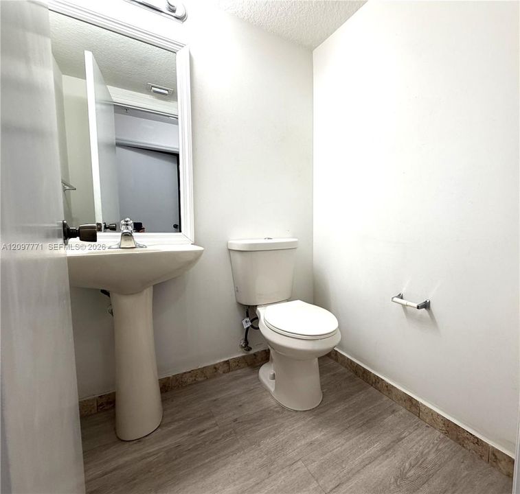 На продажу: $435,000 (3 спален, 2 ванн, 1613 Квадратных фут)
