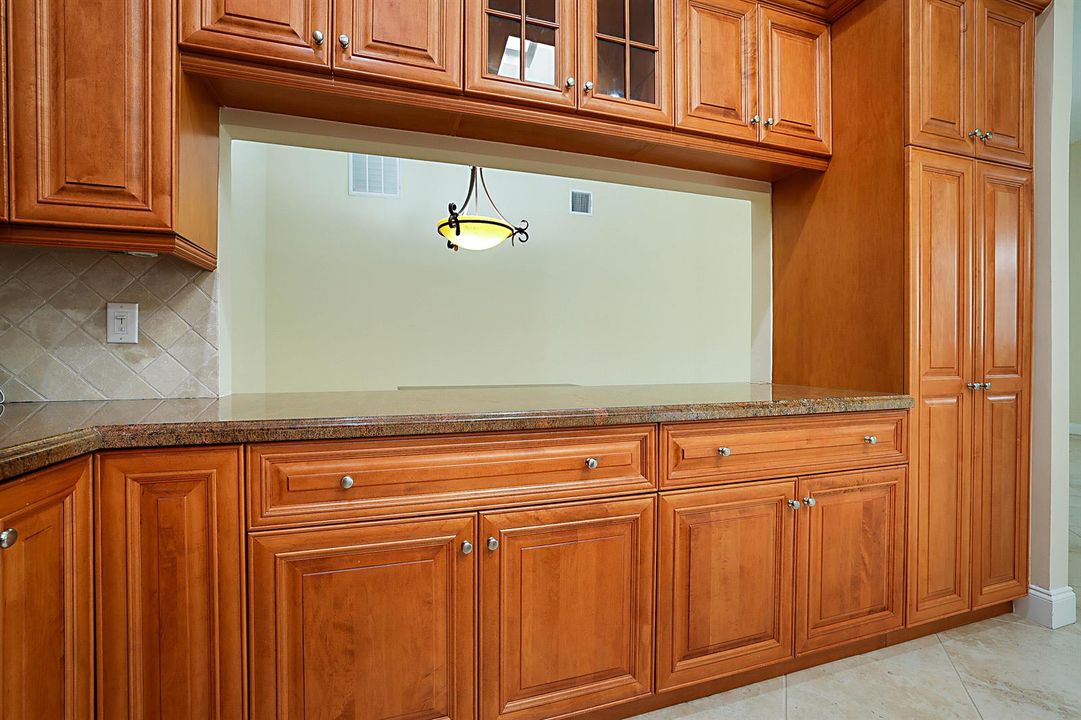 PassThru to Dining Room