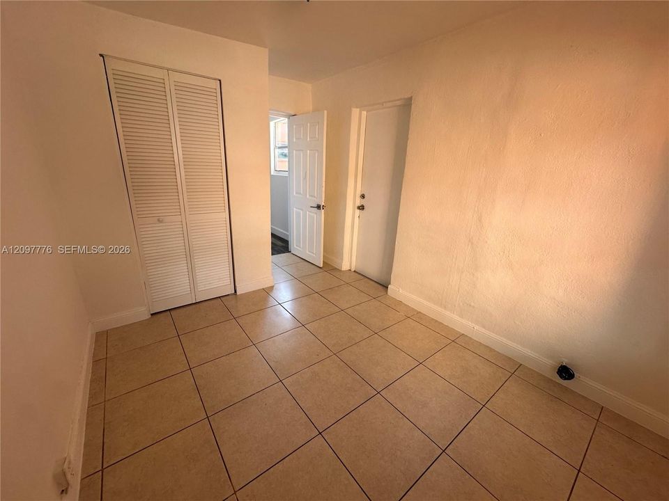 En Renta: $1,950 (2 camas, 1 baños, 4960 Pies cuadrados)