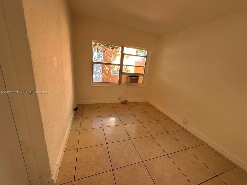 En Renta: $1,950 (2 camas, 1 baños, 4960 Pies cuadrados)