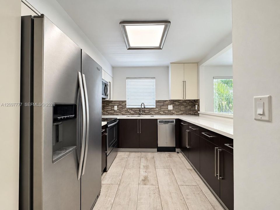 For Rent: $2,400 (2 beds, 2 baths, 1316 Square Feet)