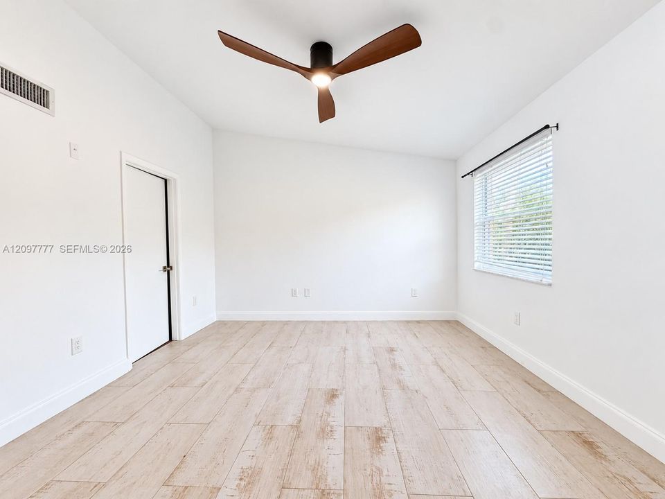 For Rent: $2,400 (2 beds, 2 baths, 1316 Square Feet)