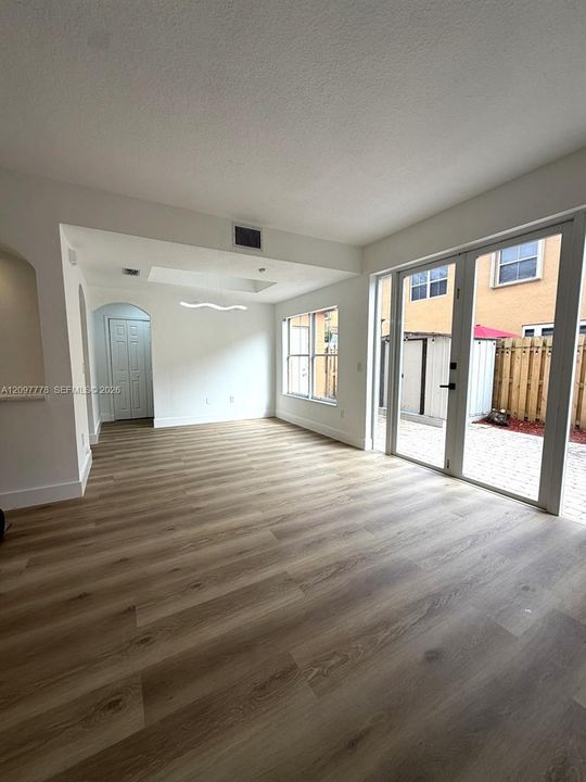 На продажу: $499,000 (3 спален, 2 ванн, 1450 Квадратных фут)