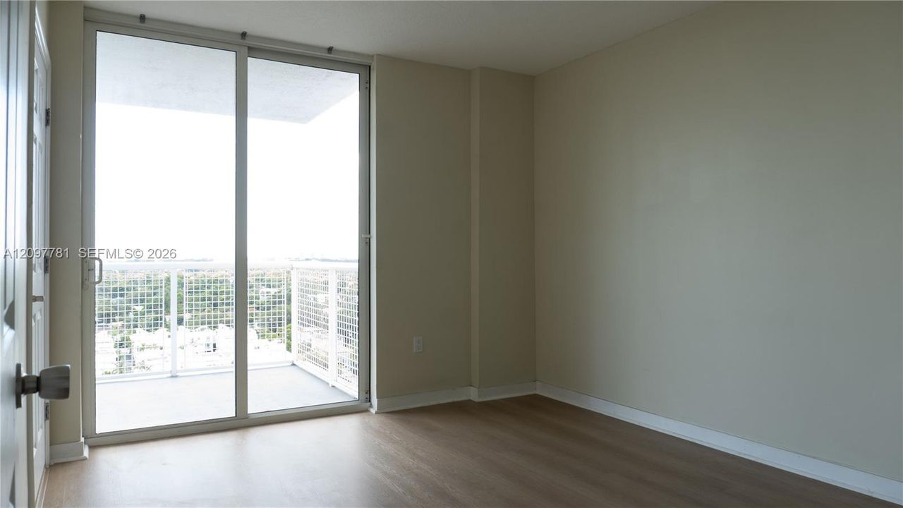 For Rent: $2,650 (2 beds, 2 baths, 891 Square Feet)