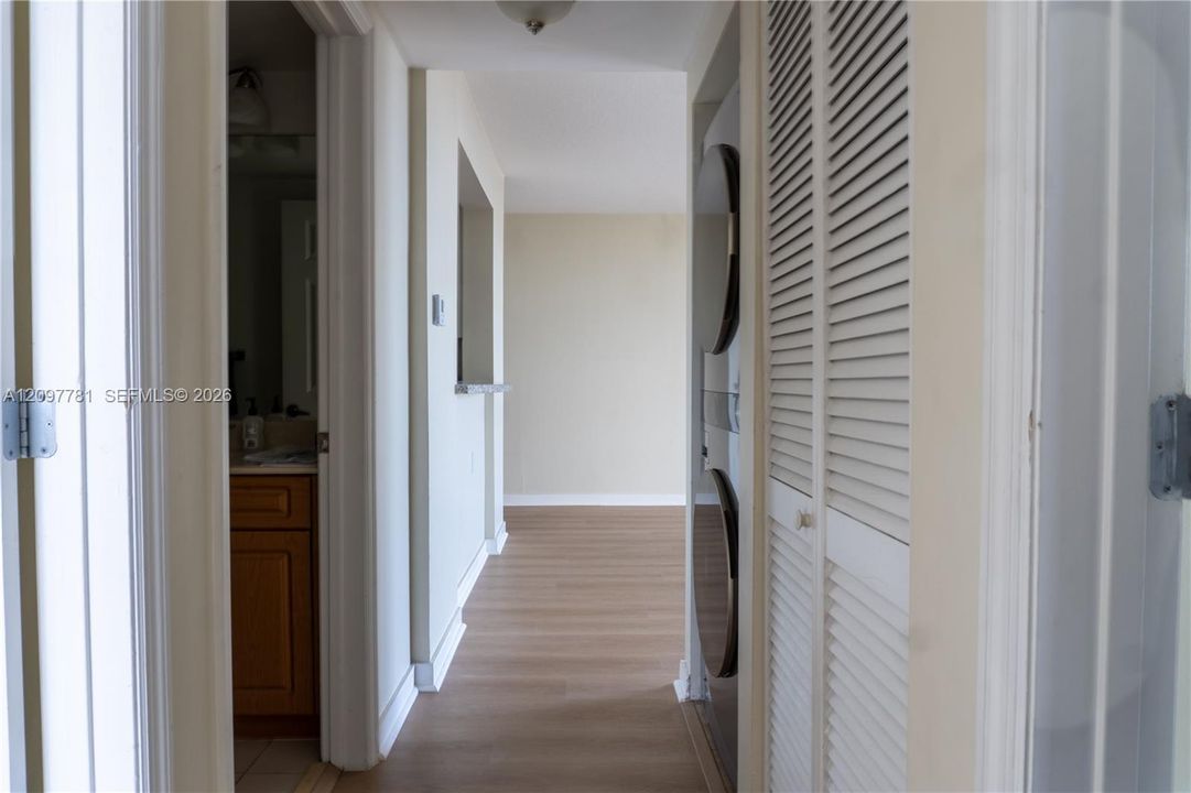 For Rent: $2,650 (2 beds, 2 baths, 891 Square Feet)