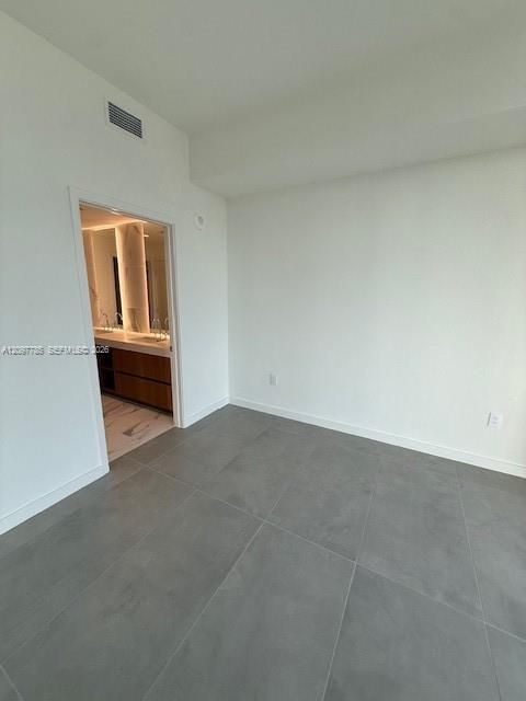 For Rent: $7,000 (2 beds, 2 baths, 1250 Square Feet)