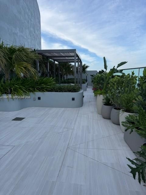 For Rent: $7,000 (2 beds, 2 baths, 1250 Square Feet)