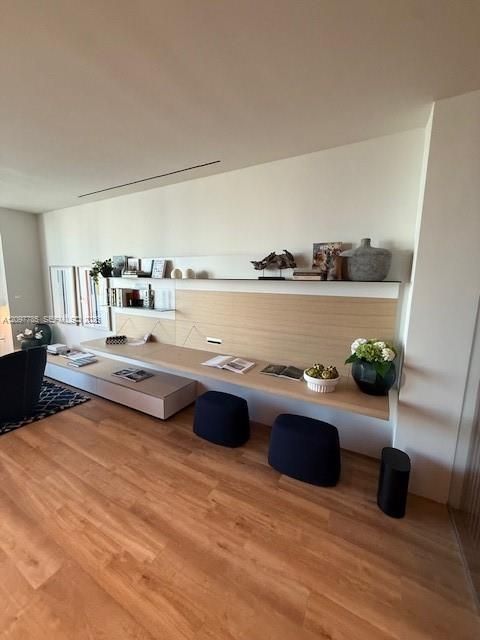 For Rent: $7,000 (2 beds, 2 baths, 1250 Square Feet)