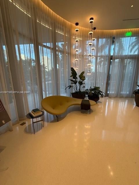 For Rent: $7,000 (2 beds, 2 baths, 1250 Square Feet)