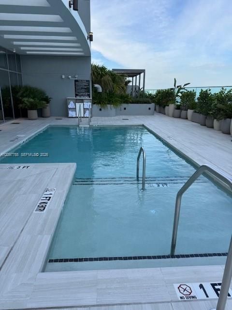 For Rent: $7,000 (2 beds, 2 baths, 1250 Square Feet)
