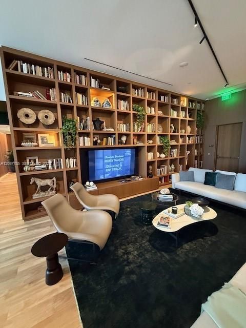 For Rent: $7,000 (2 beds, 2 baths, 1250 Square Feet)