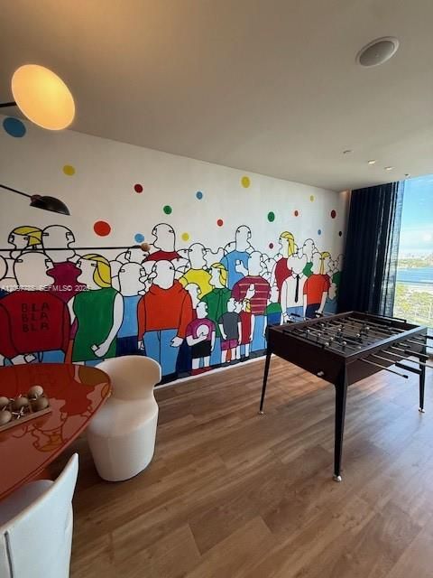 For Rent: $7,000 (2 beds, 2 baths, 1250 Square Feet)