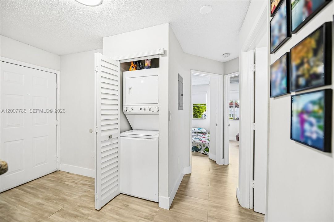 На продажу: $410,000 (3 спален, 2 ванн, 1120 Квадратных фут)