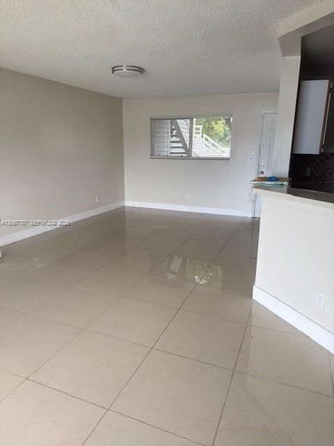 For Rent: $2,000 (2 beds, 2 baths, 1020 Square Feet)