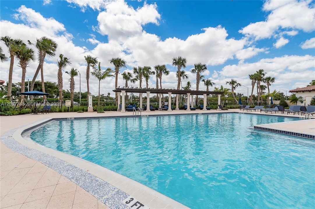 For Rent: $3,700 (3 beds, 3 baths, 1919 Square Feet)