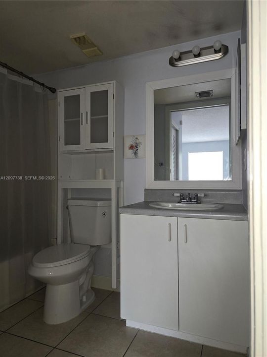 В аренду: $2,075 (2 спален, 2 ванн, 877 Квадратных фут)