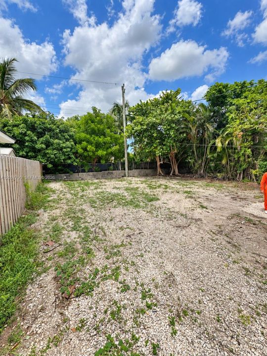 For Sale: $549,999 (2 beds, 2 baths, 1074 Square Feet)