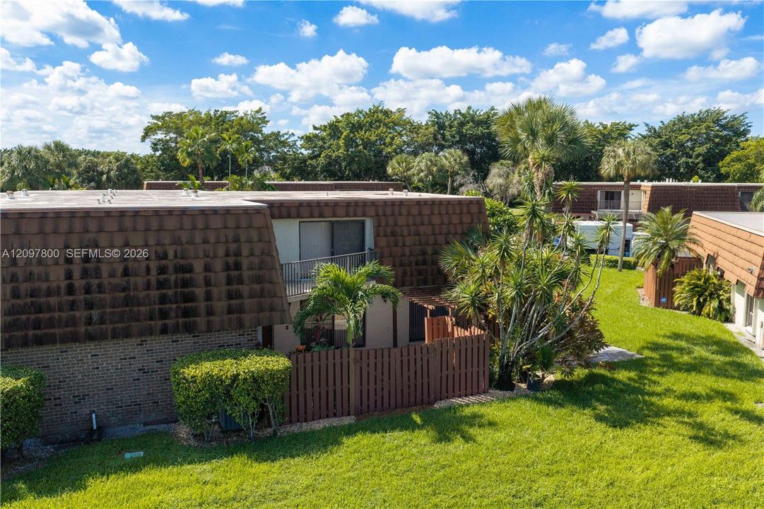 For Rent: $3,300 (3 beds, 2 baths, 1654 Square Feet)