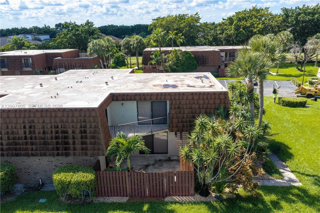 For Rent: $3,300 (3 beds, 2 baths, 1654 Square Feet)
