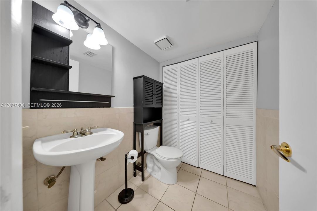 For Rent: $3,300 (3 beds, 2 baths, 1654 Square Feet)
