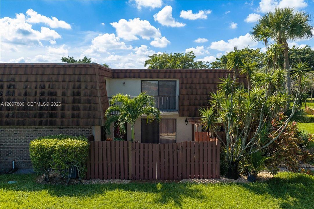 For Rent: $3,300 (3 beds, 2 baths, 1654 Square Feet)