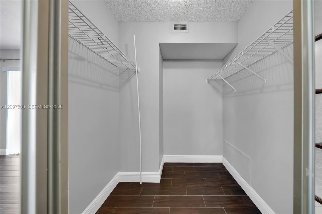 For Rent: $3,300 (3 beds, 2 baths, 1654 Square Feet)