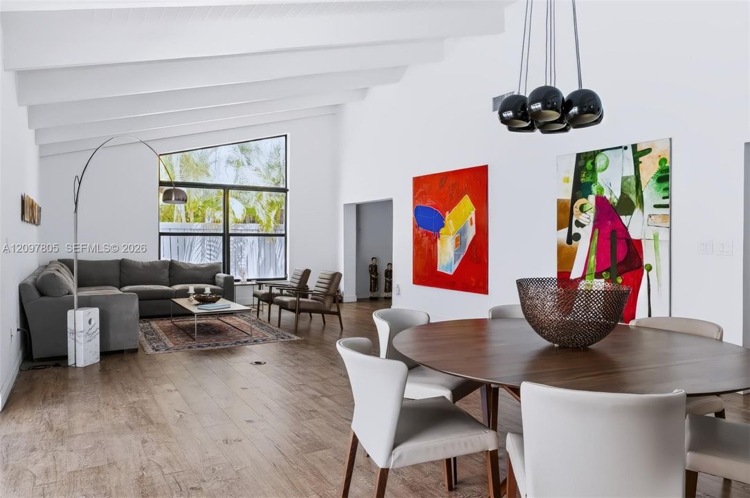 В аренду: $18,000 (4 спален, 3 ванн, 2561 Квадратных фут)