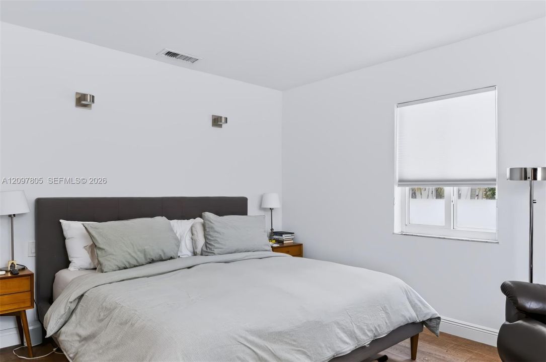 В аренду: $18,000 (4 спален, 3 ванн, 2561 Квадратных фут)