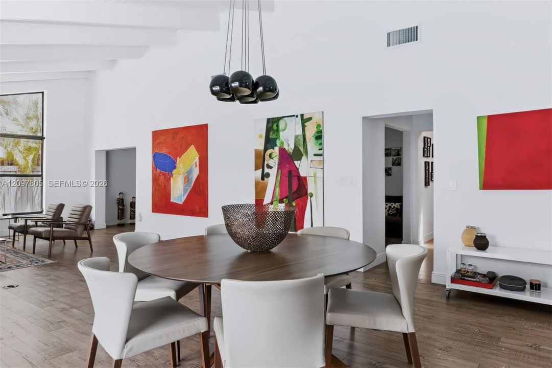 В аренду: $18,000 (4 спален, 3 ванн, 2561 Квадратных фут)