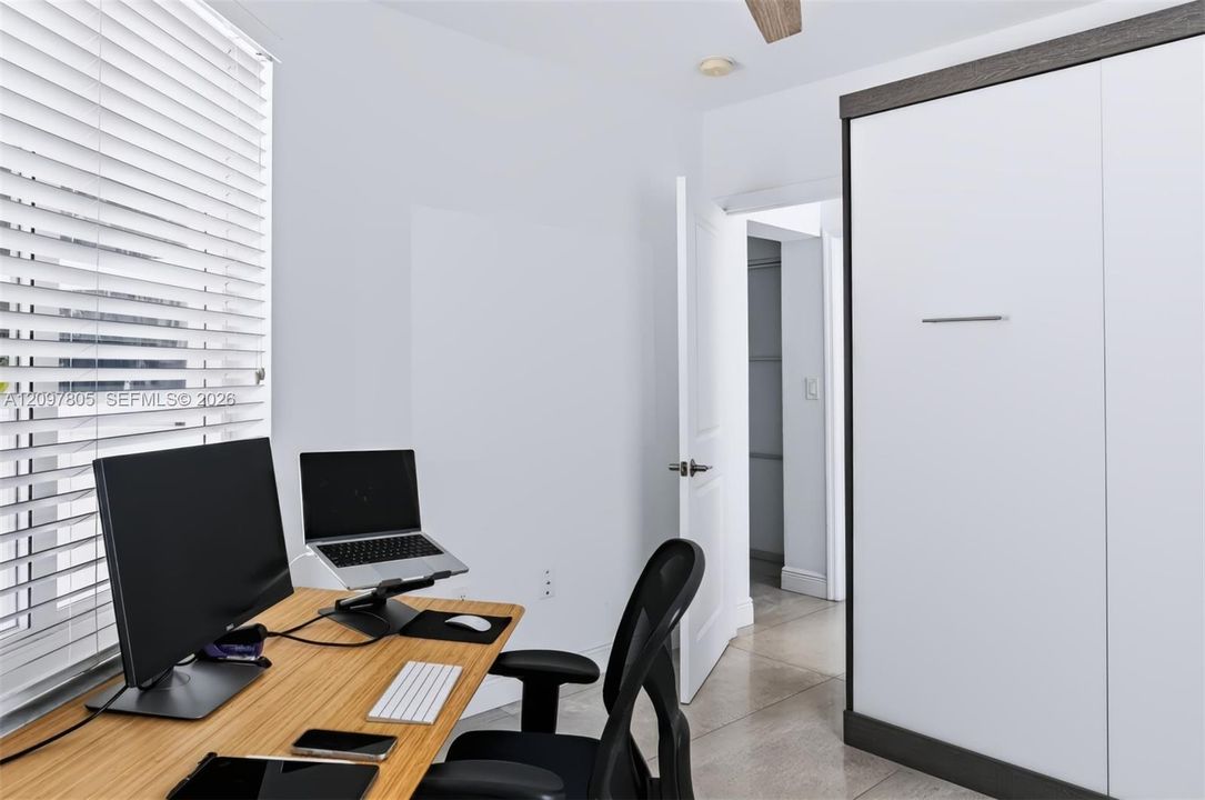 В аренду: $18,000 (4 спален, 3 ванн, 2561 Квадратных фут)