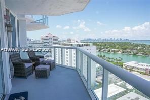 For Sale: $1,475,000 (2 beds, 2 baths, 1128 Square Feet)